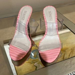 Very darling faux pink lizard by Shultz never worn made in Brazil